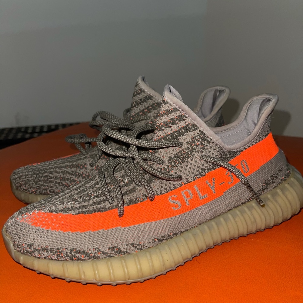YEEZY. BELUGA Snekaer. HYPE BEAST